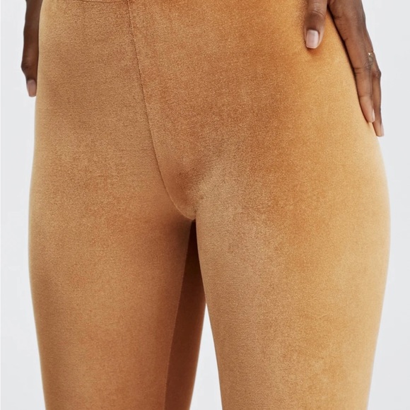 Fabletics 2 Piece set (Leggings & Bra) Velour Set Size Small - Picture 9 of 10